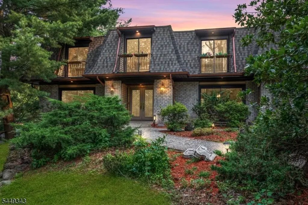 403 New Dover Rd, Woodbridge Twp.