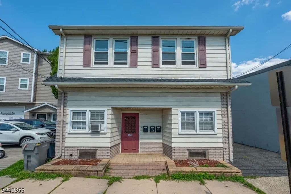 106 Broughton Ave, Bloomfield Twp.