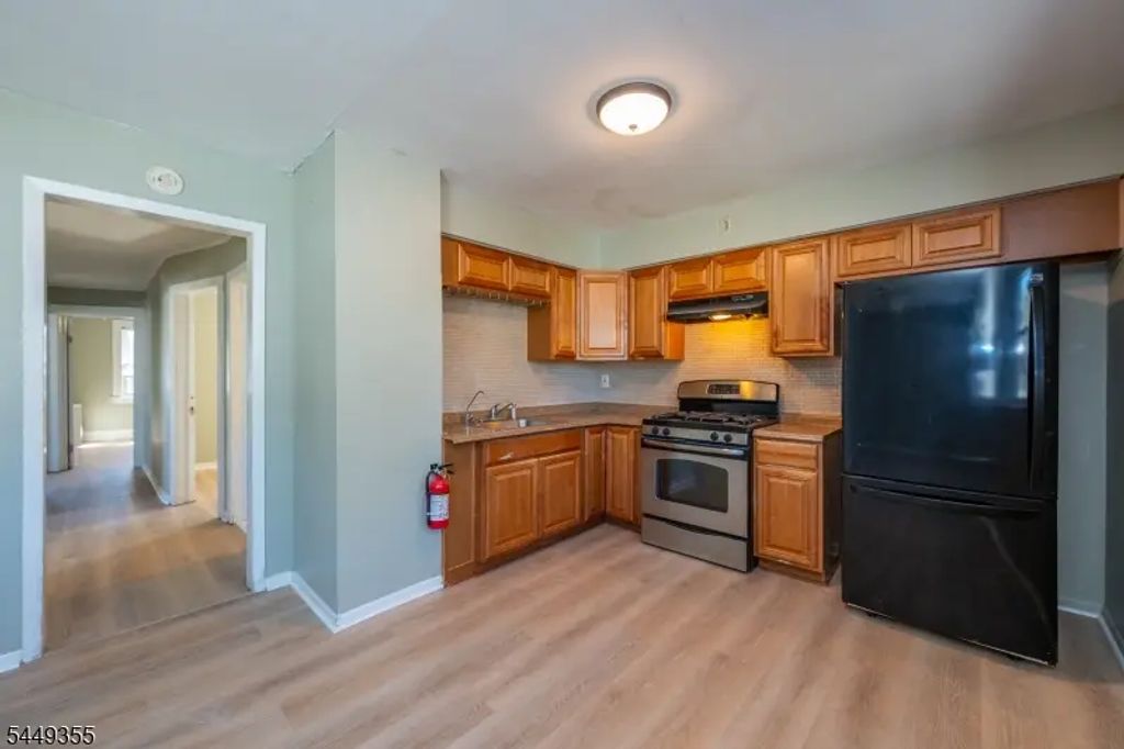 106 Broughton Ave, Bloomfield Twp.