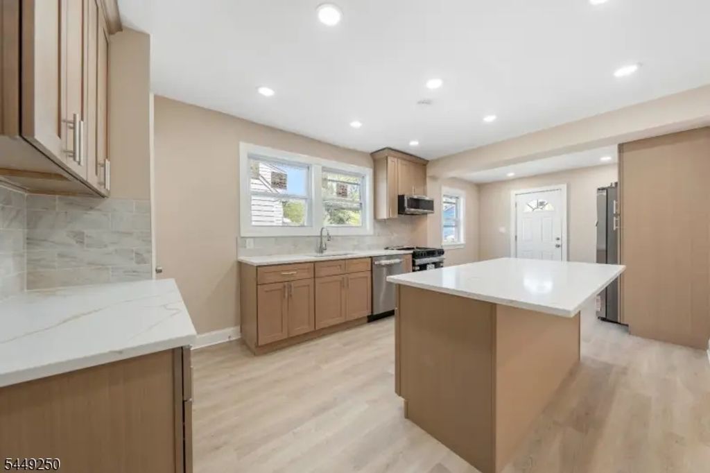 49 Caldwell Pl, Springfield Twp.