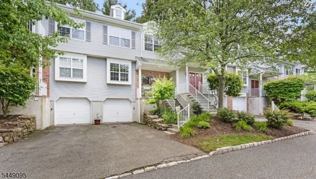 15 Spruce Ter, Mount Arlington Boro