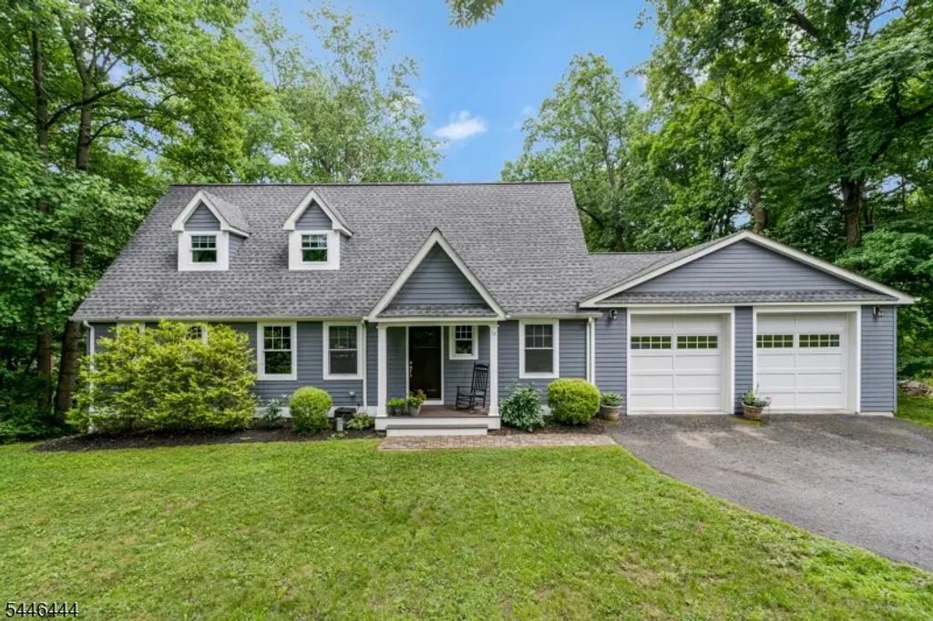 17 Bunn St, Lebanon Twp.