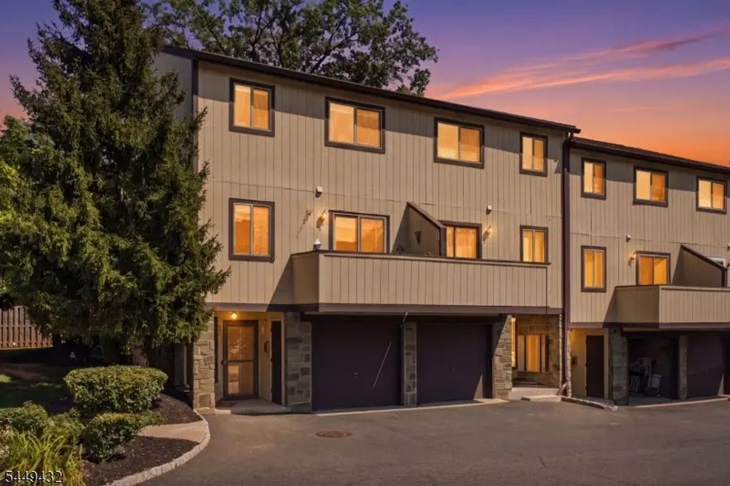 30 Chelsea Way, Bridgewater Twp.