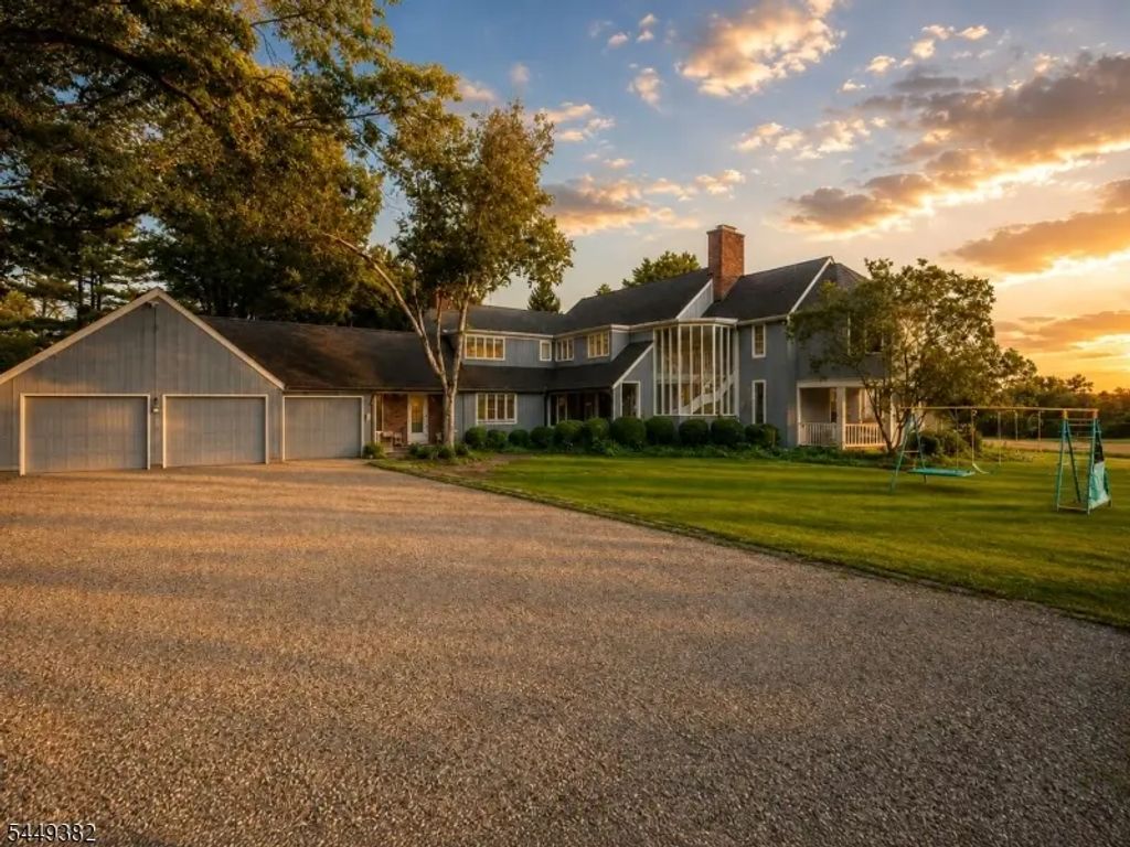126 Rolling Hill Rd, Montgomery Twp.