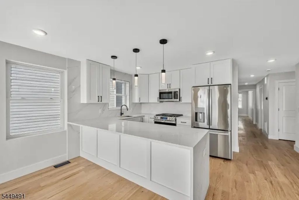 62 Hillside Ave, Newark City