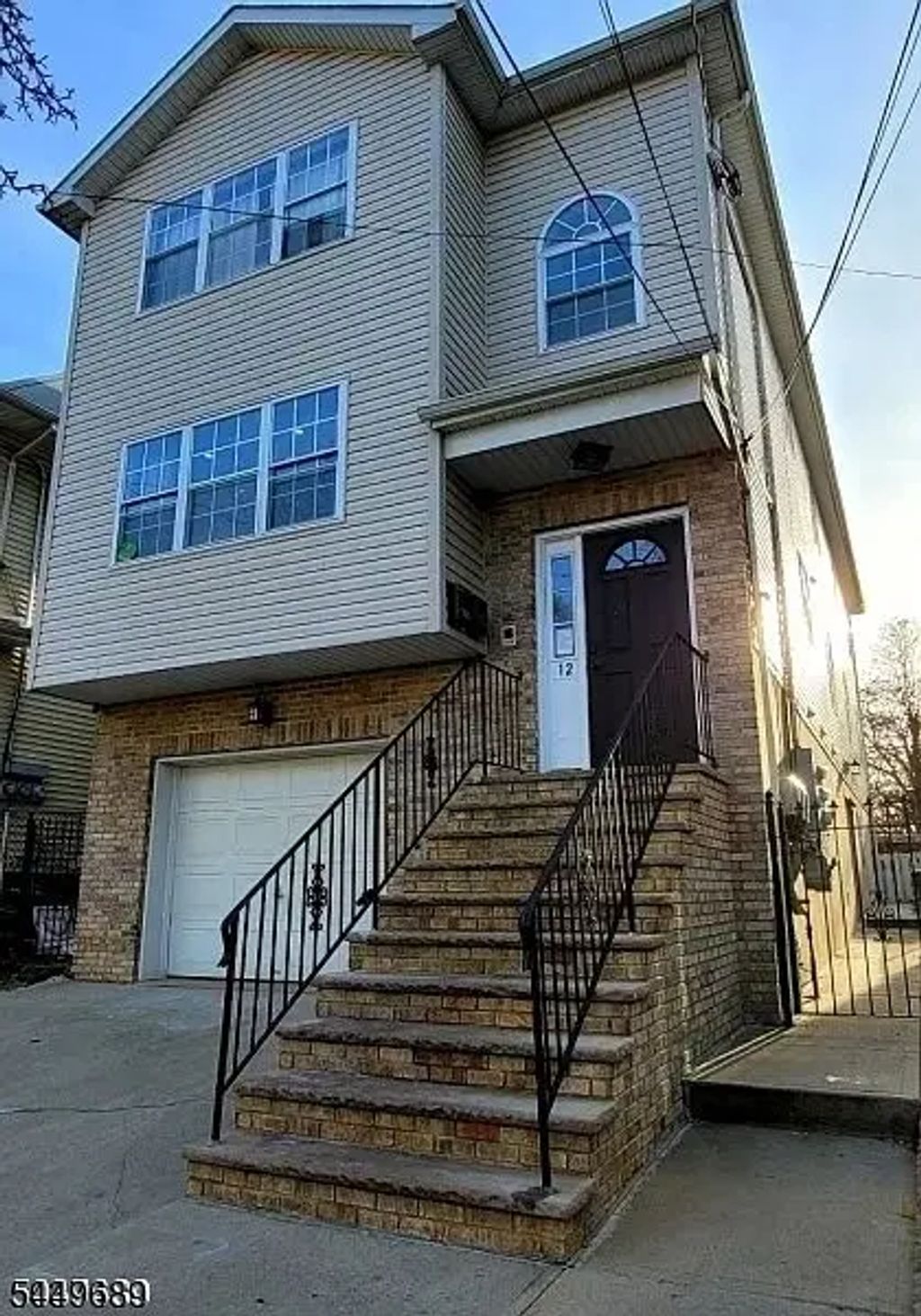 12 Halleck St, Newark City