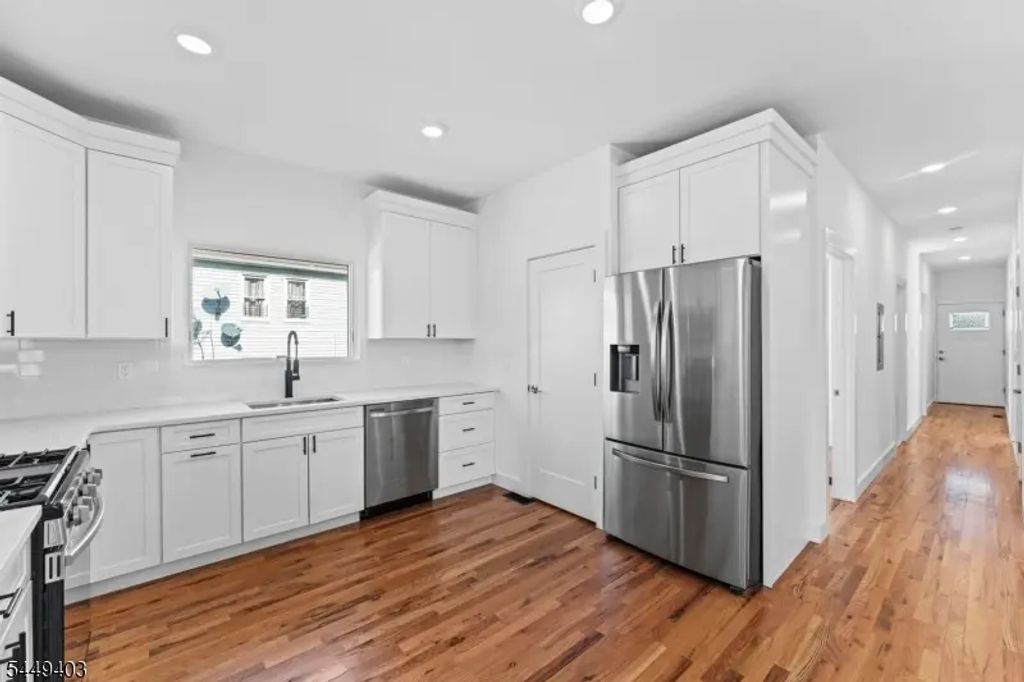 246 Cortlandt St, Belleville Twp.