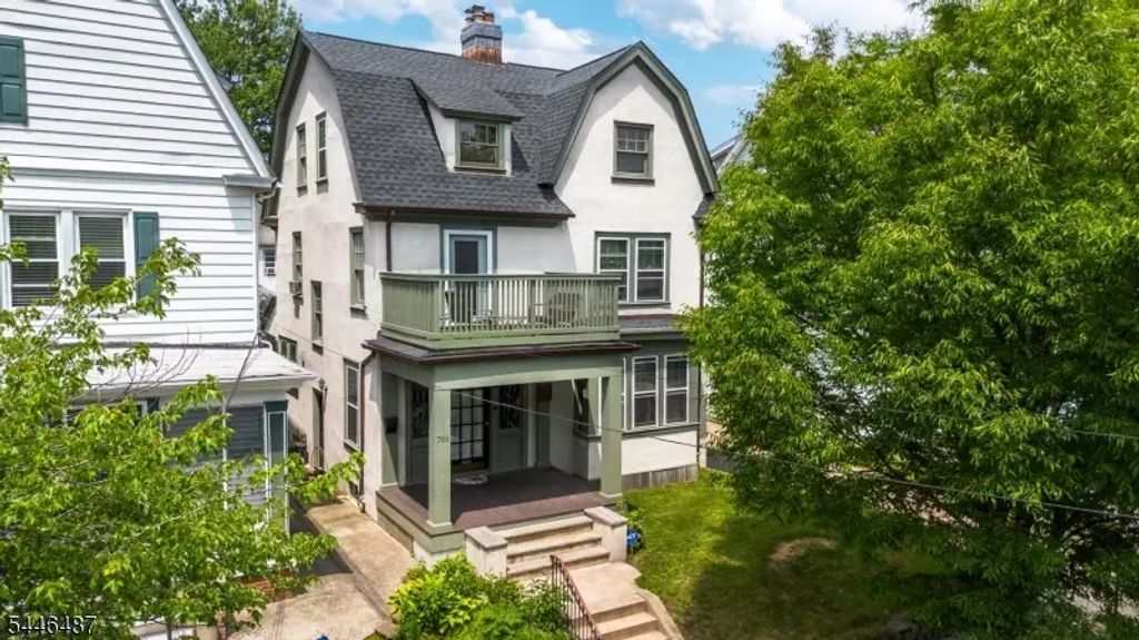 786 Lake St, Newark City