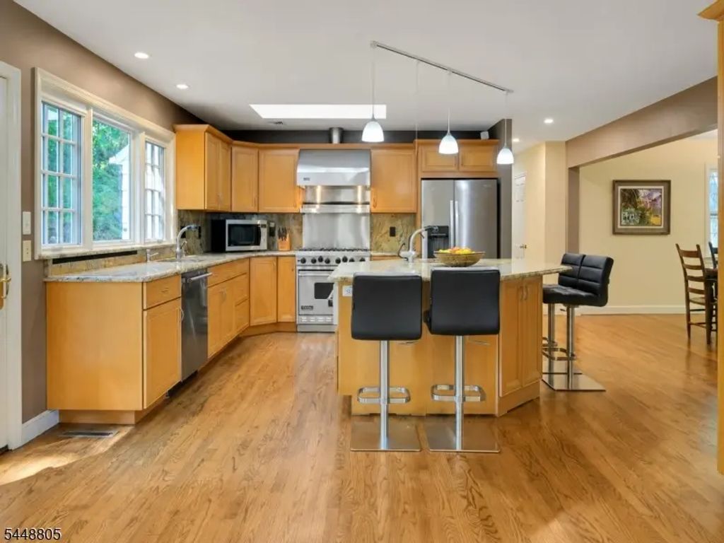 39 Lookout Rd, Mountain Lakes Boro