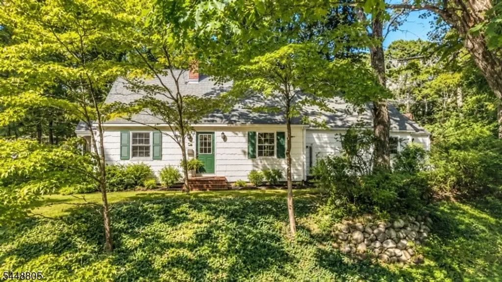 39 Lookout Rd, Mountain Lakes Boro