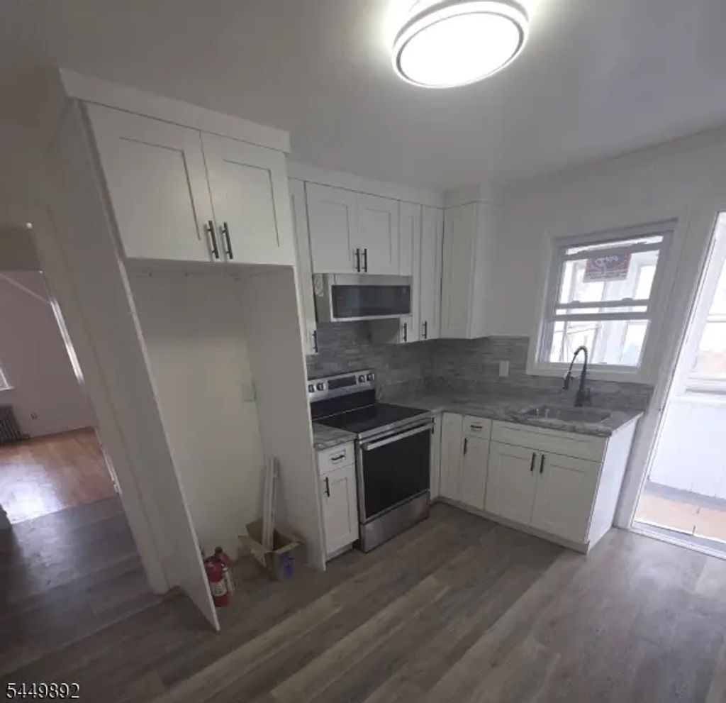 83 Mount Pleasant Ave, Woodland Park