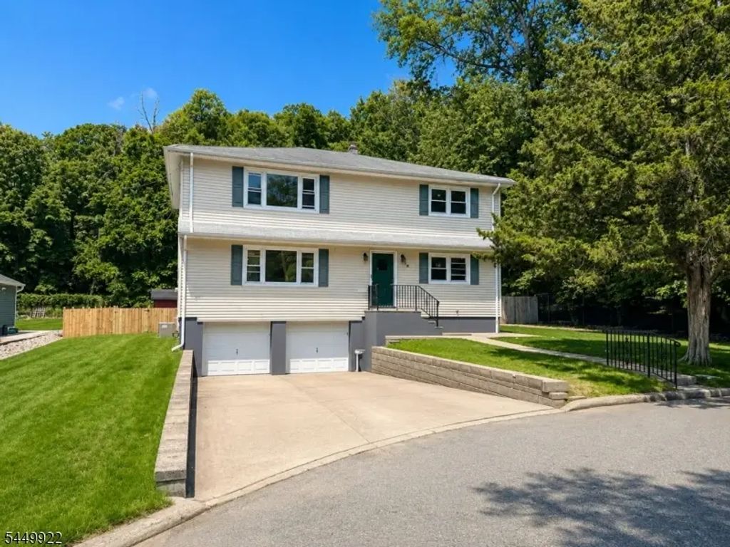 28 Carr St, Pompton Lakes Boro