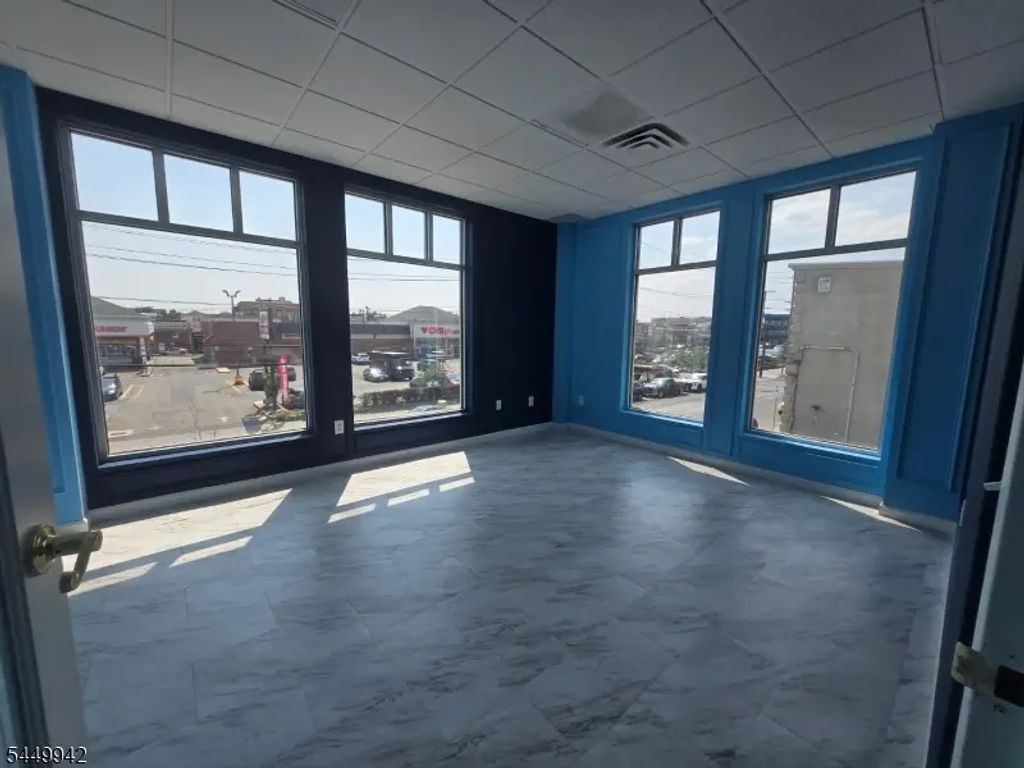 256 Chestnut St, Newark City