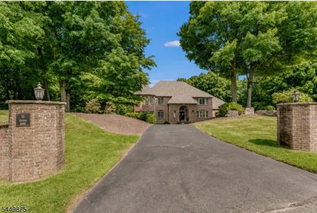 16 New Star Ridge Rd, Sparta Twp.