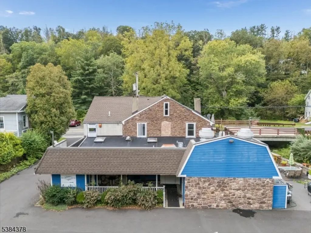 92 Water St, Milford Boro