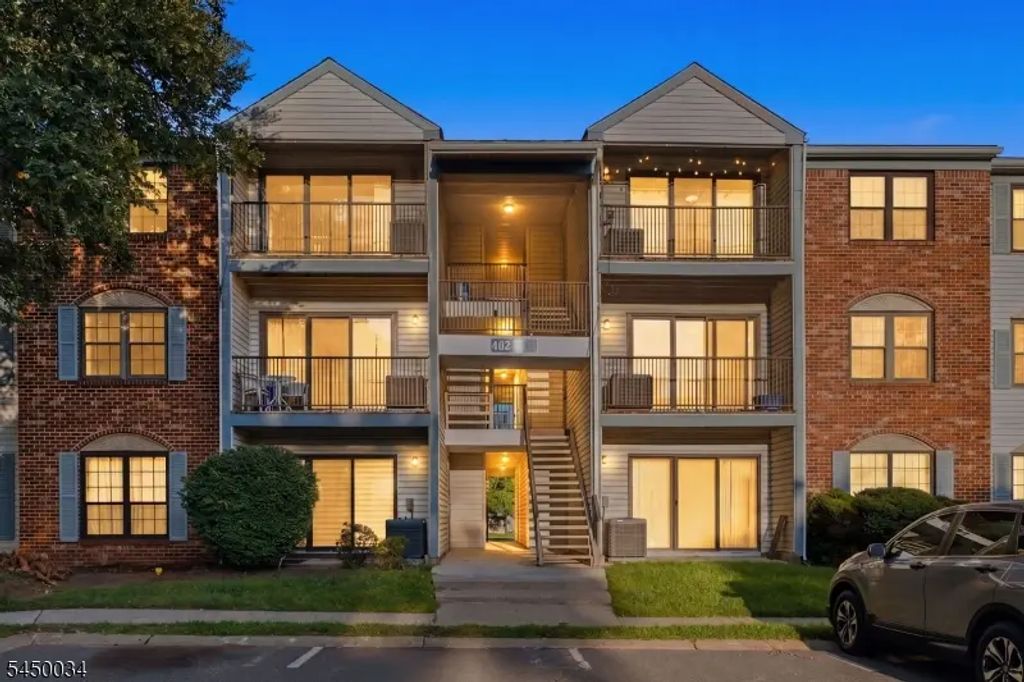 407 Lancaster Ct, Piscataway Twp.