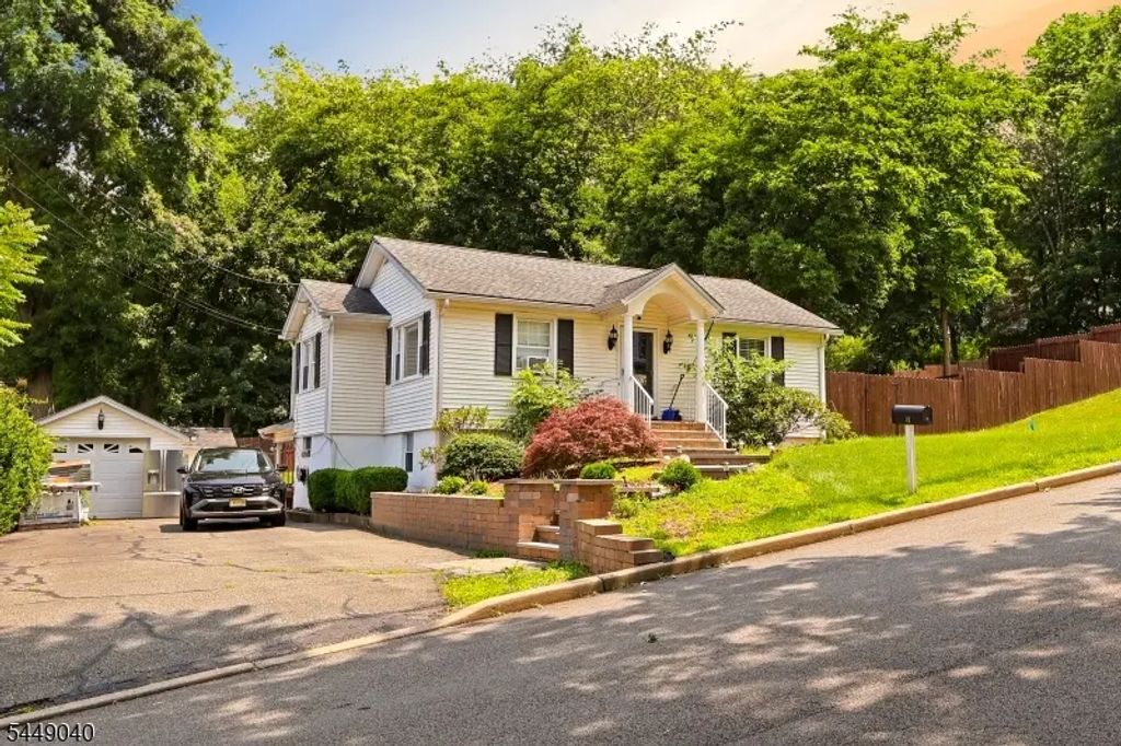 10 4th Ave, Mine Hill Twp.