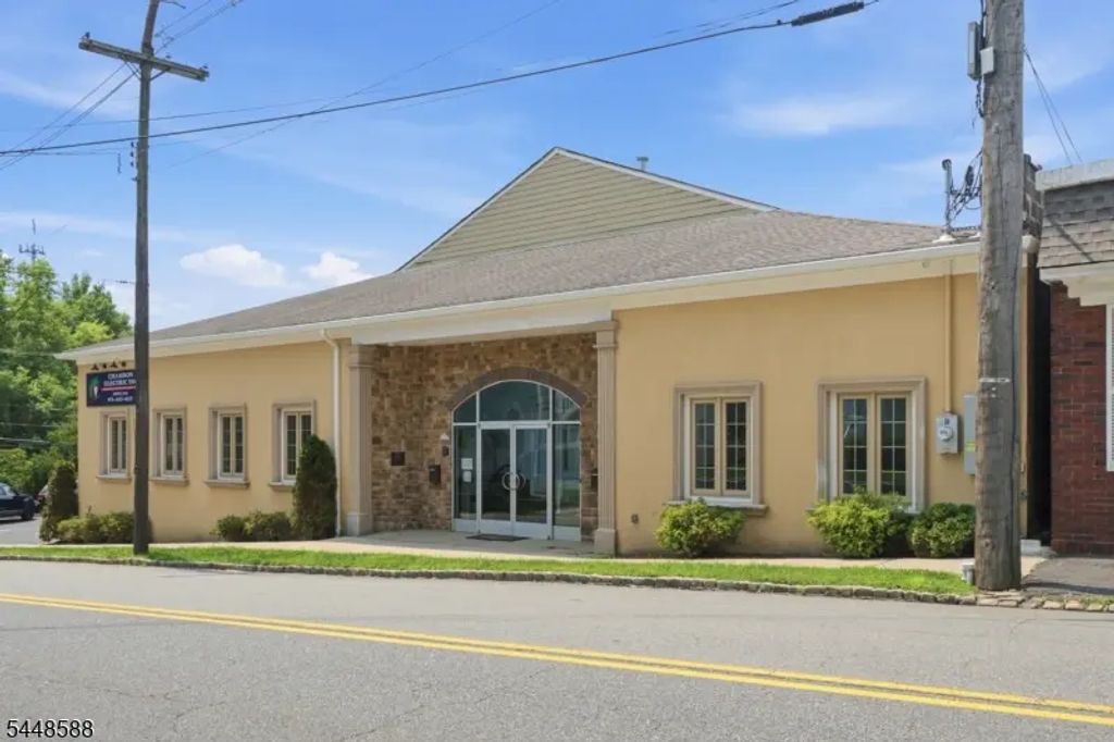 110 Summit Ave, Chatham Boro