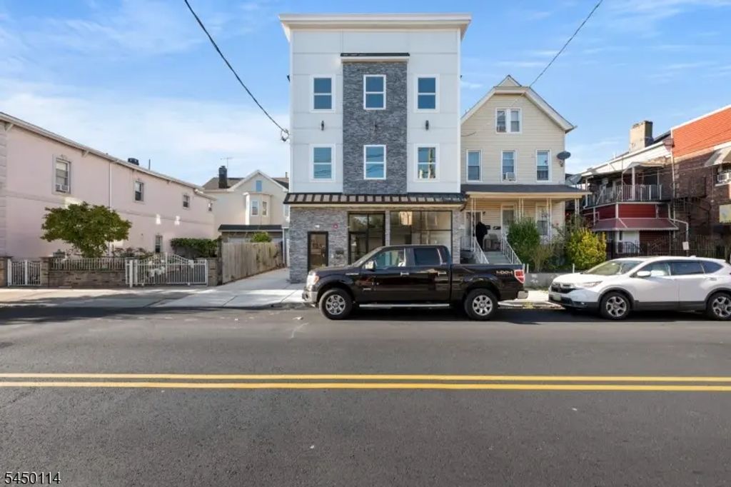 54 2nd St, Elizabeth City