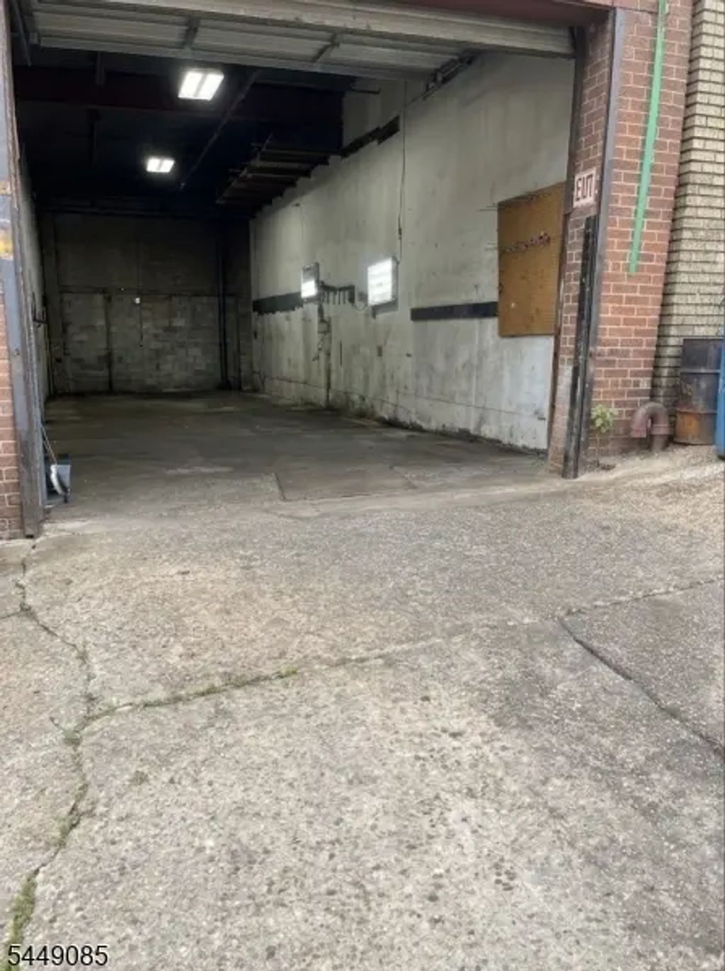 517 Avon Ave, Newark City