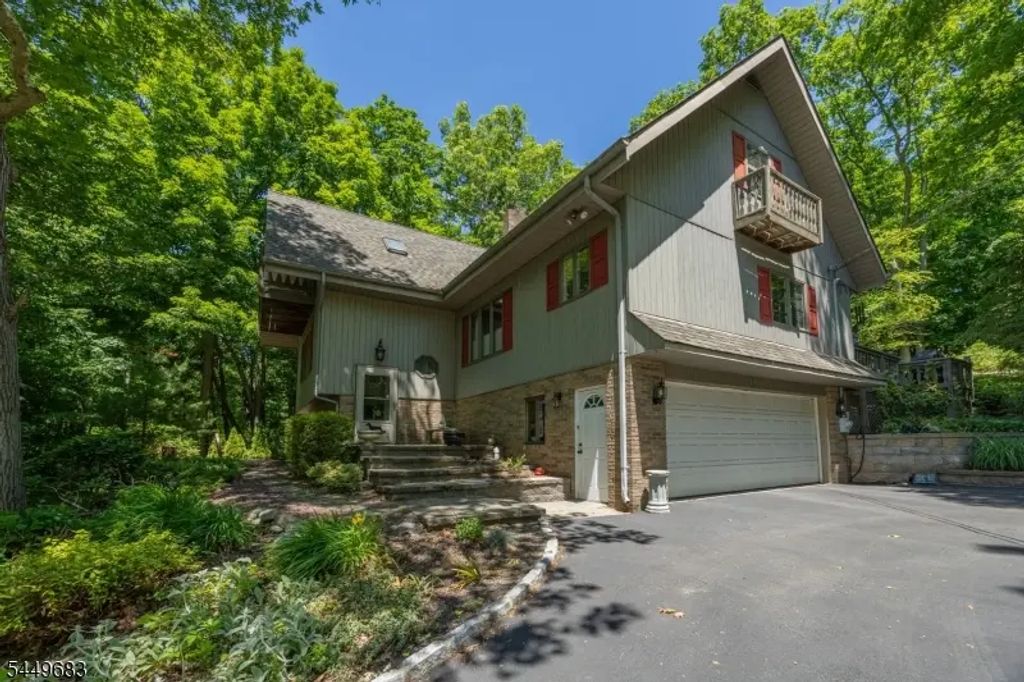 1150 Lakeside Dr, Vernon Twp.