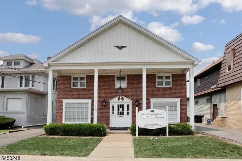 326 Lafayette Ave, Hawthorne Boro