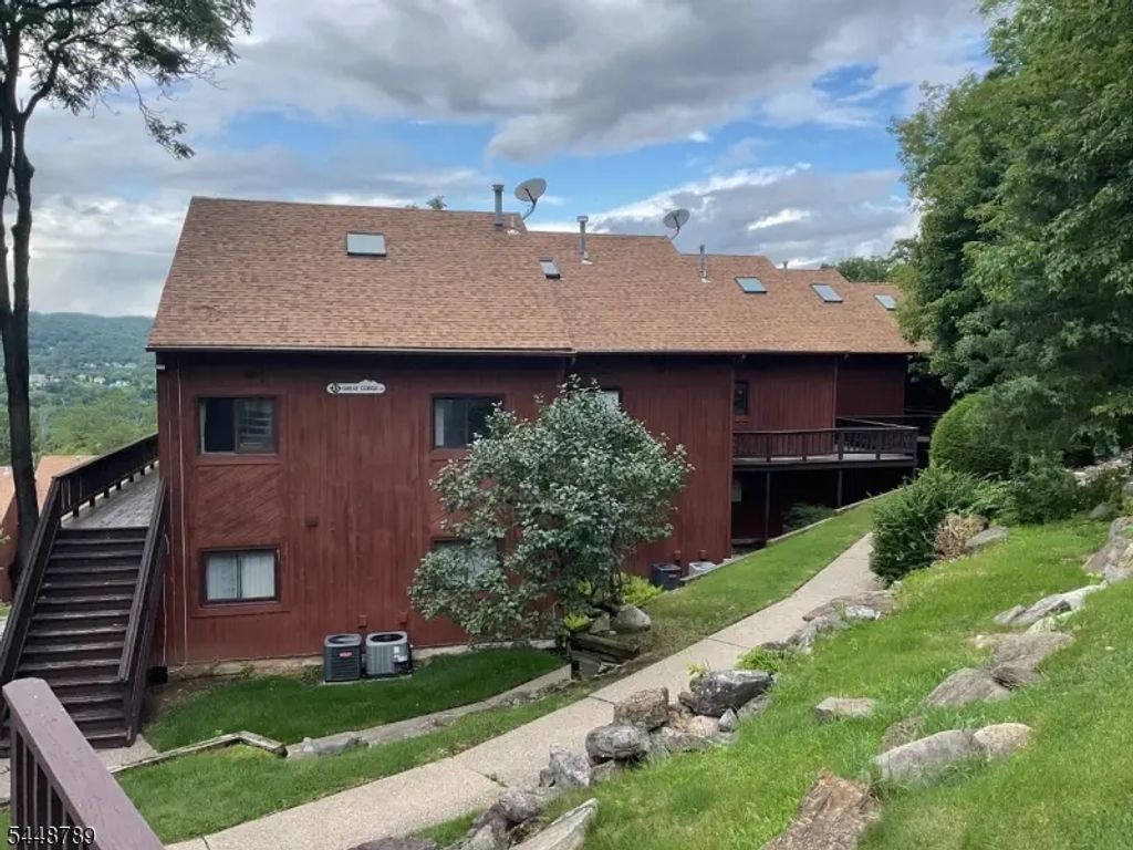13 Great Gorge Dr, Vernon Twp.