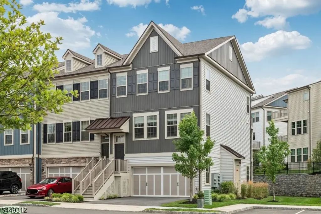 14 Marigold Ct, Warren Twp.