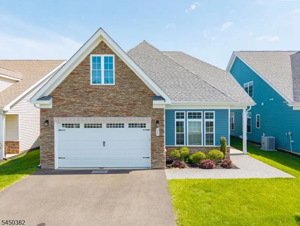 22 Samjan Cir, Robbinsville Twp.