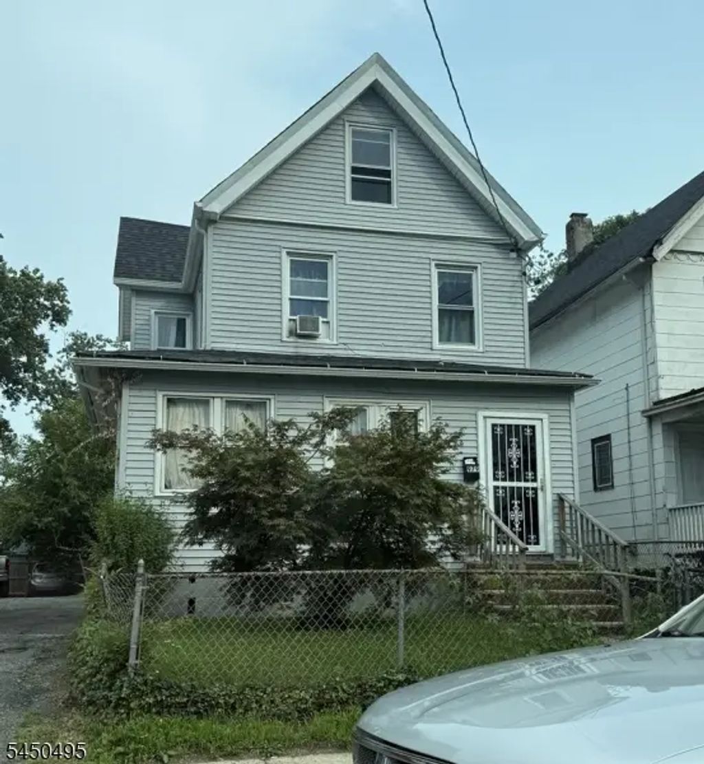 979 W 4th St, Plainfield City