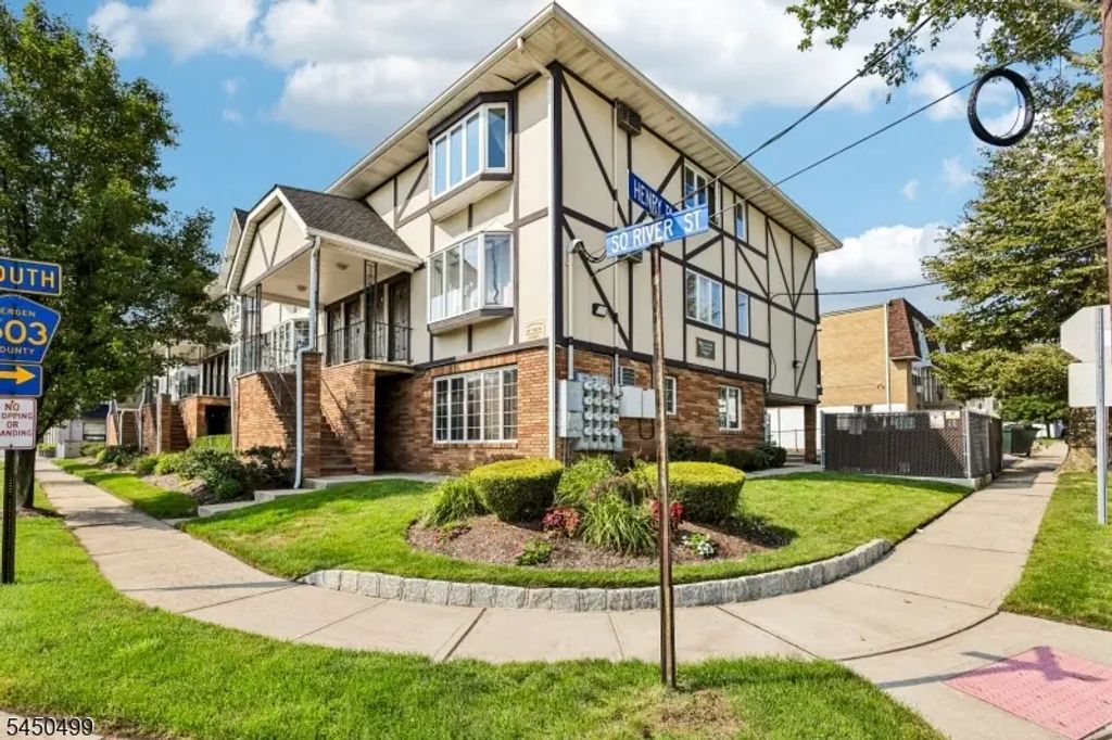 33 Henry Pl, Hackensack City