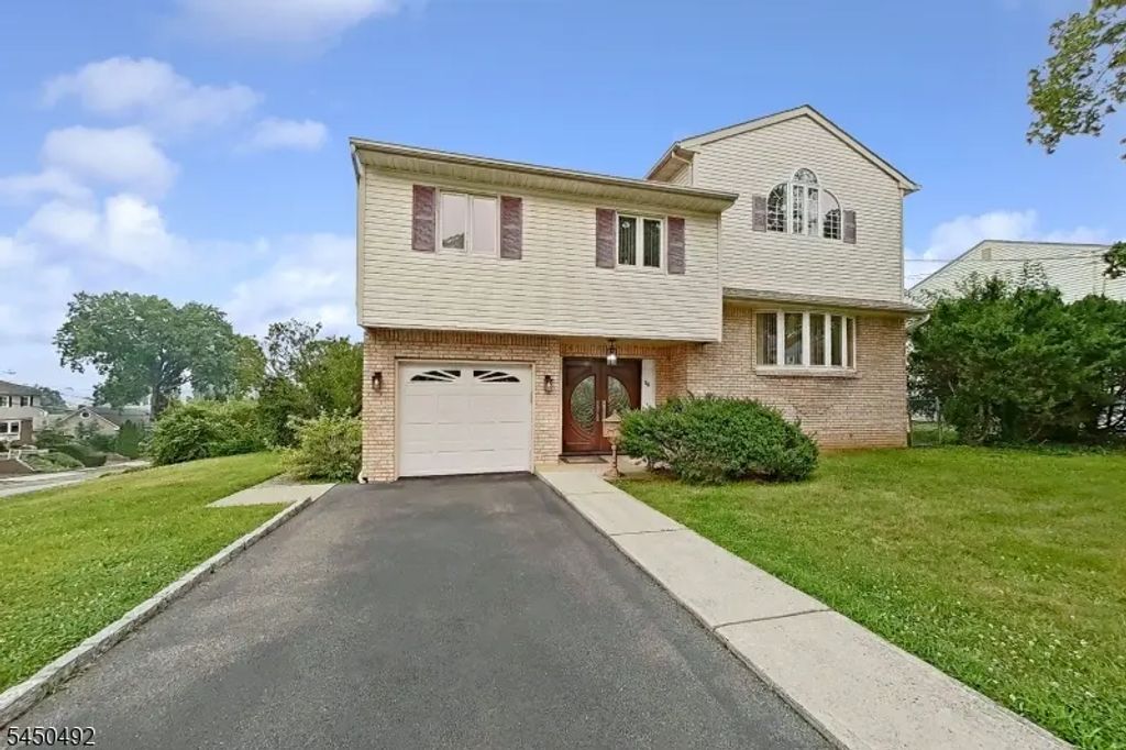 56 Eaton Pl, Bloomfield Twp.