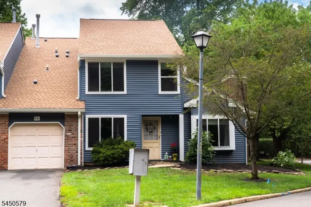 54 Cherrywood Dr, Franklin Twp.
