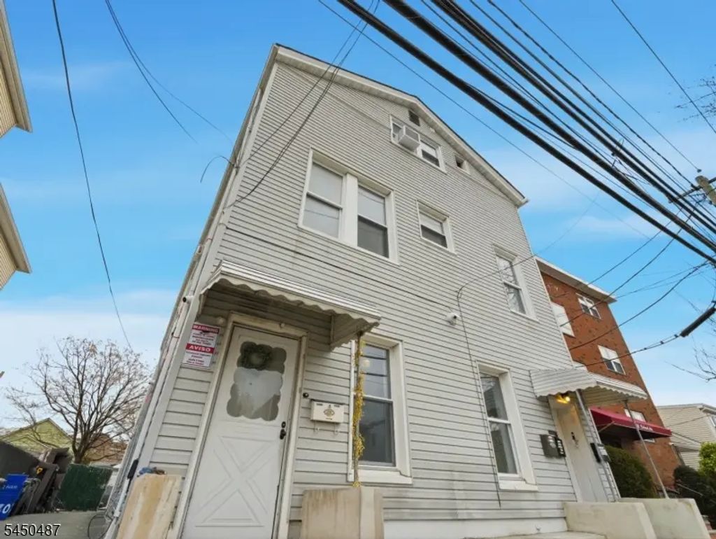 302 Belmont Ave, Belleville Twp.