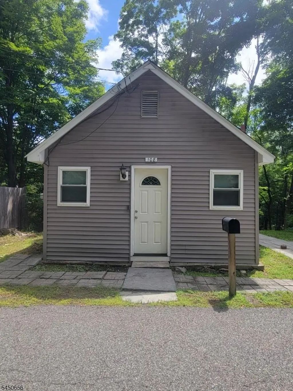 108 Magee Rd, Ringwood Boro