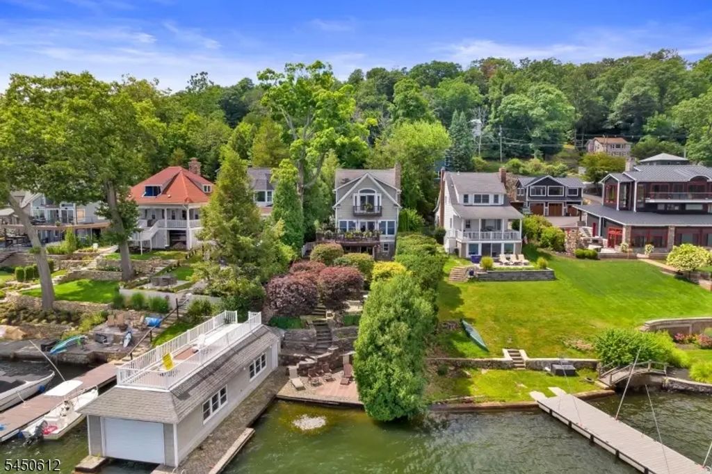 257 Lakeside Blvd, Hopatcong Boro