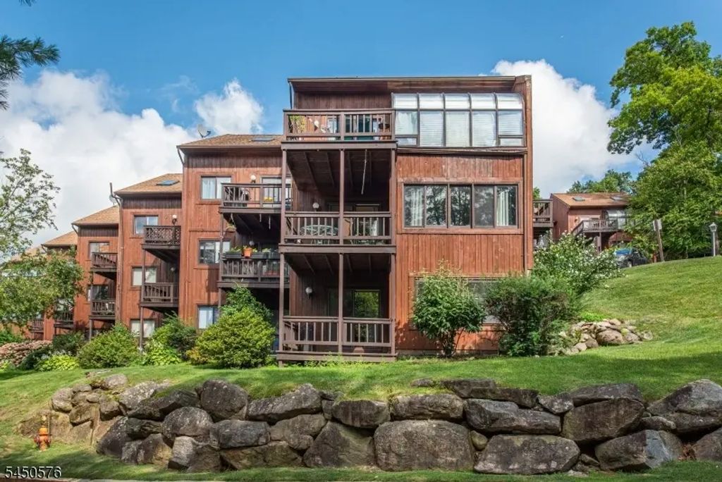 1 Attitash Drive - Unit 11, Vernon Twp.