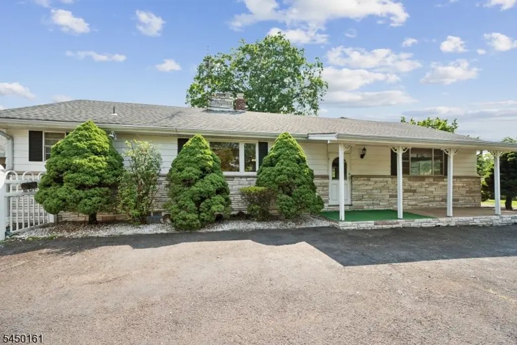 280 Old York Road, Bridgewater Twp.