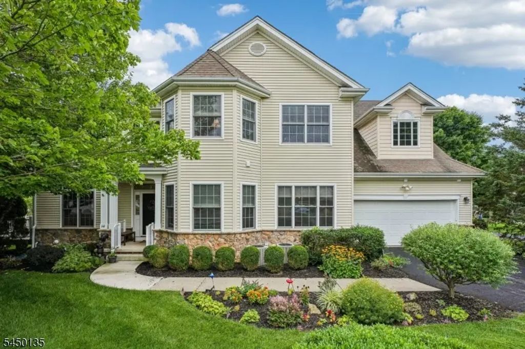 14 Kestrel Court, Washington Twp.