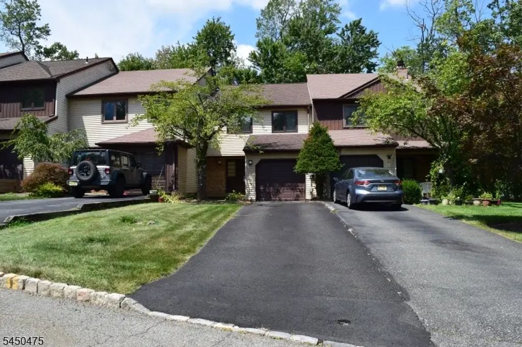 67 Patriots Rd, Parsippany-Troy Hills Twp.