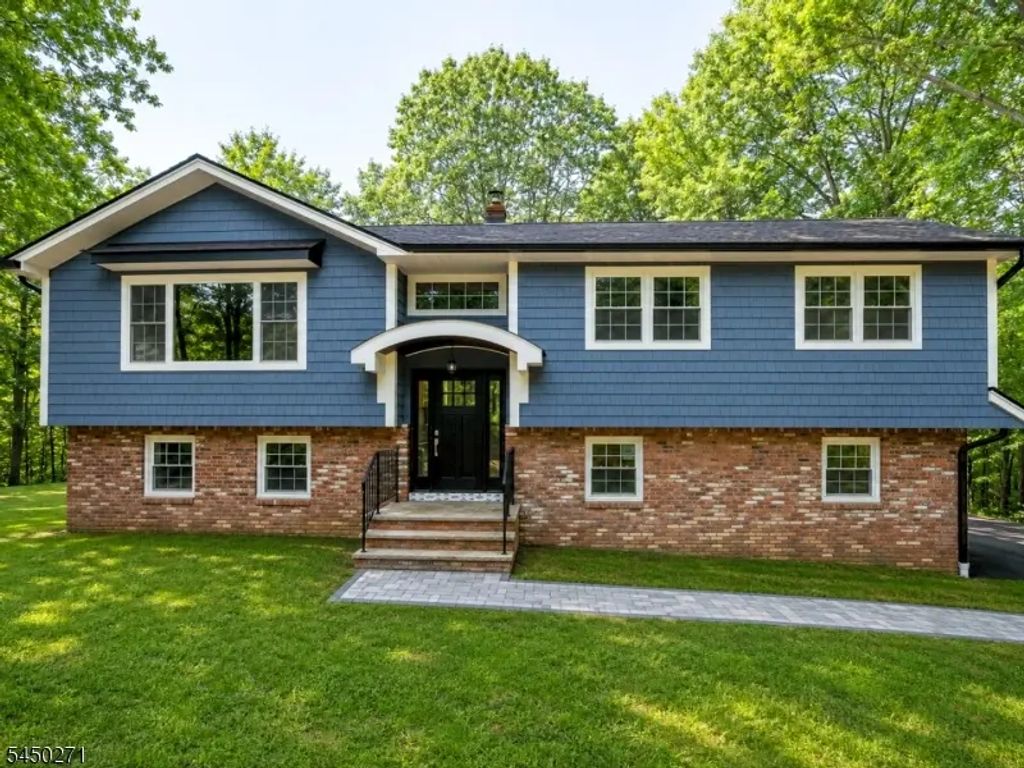 220 Brook Valley Rd, Montville Twp.