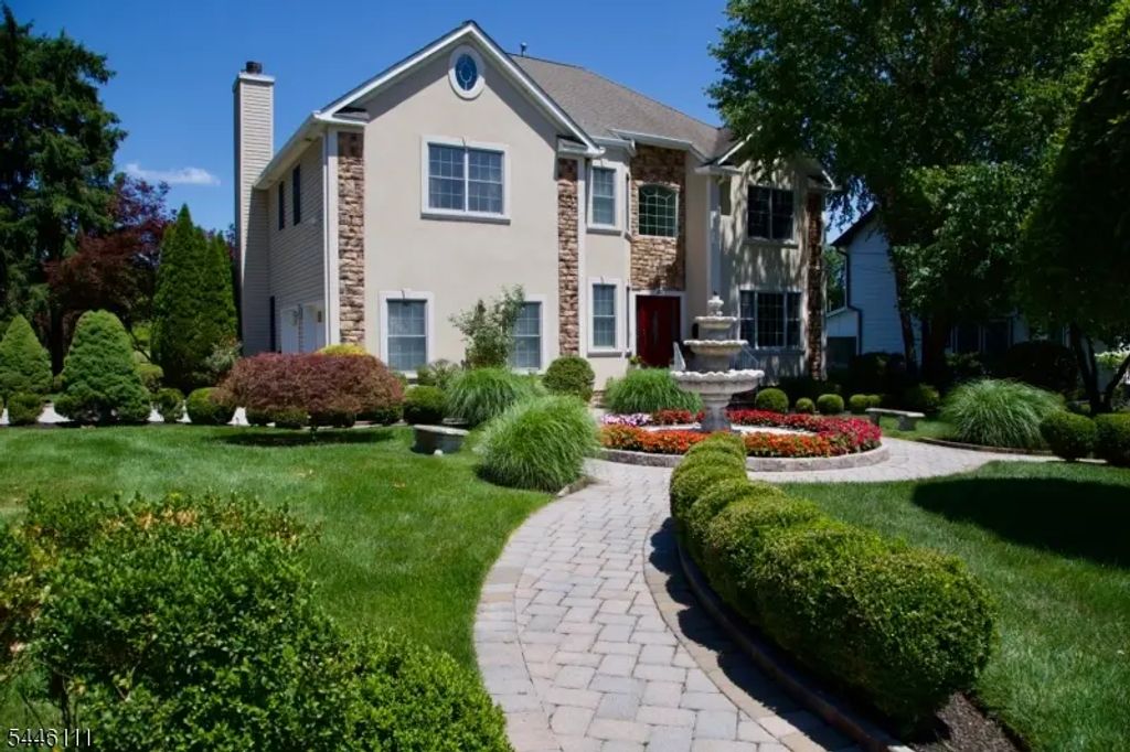 20 Hugenot St, East Hanover Twp.