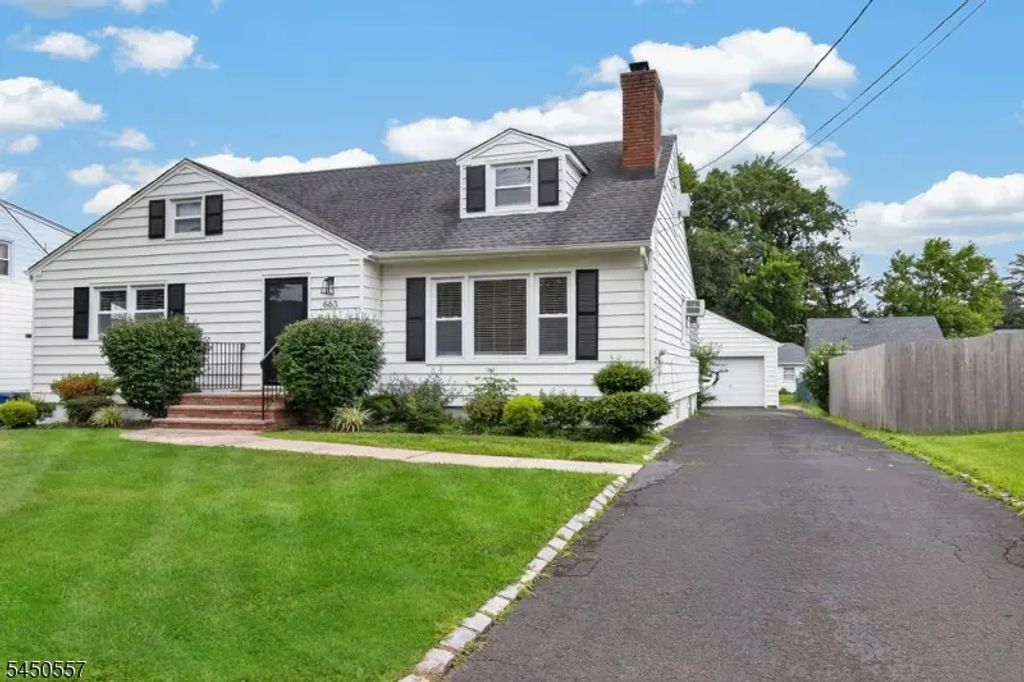 663 Mountain Ave, Springfield Twp.