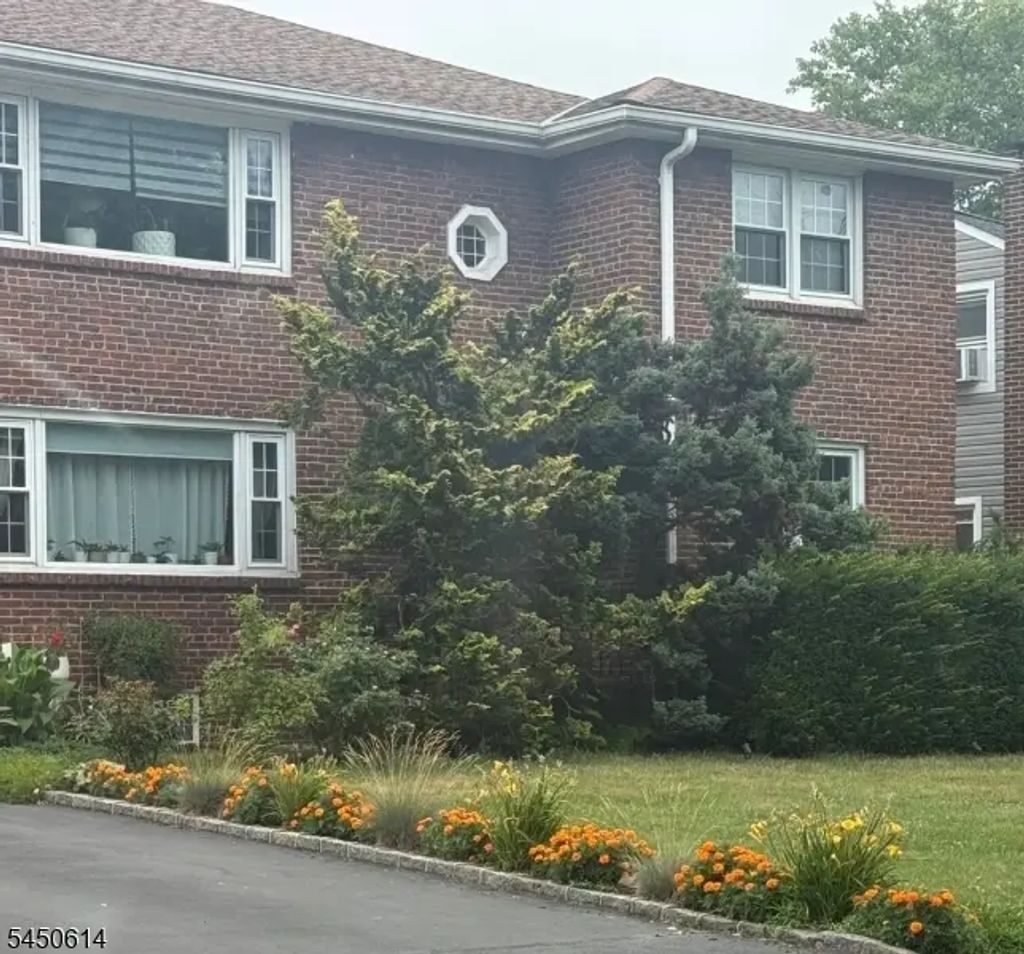 224 Colonial Ave, Union Twp.