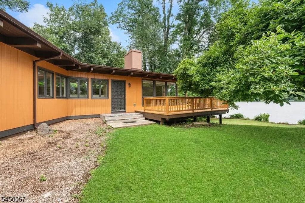 24 Fayson Lake Rd, Kinnelon Boro