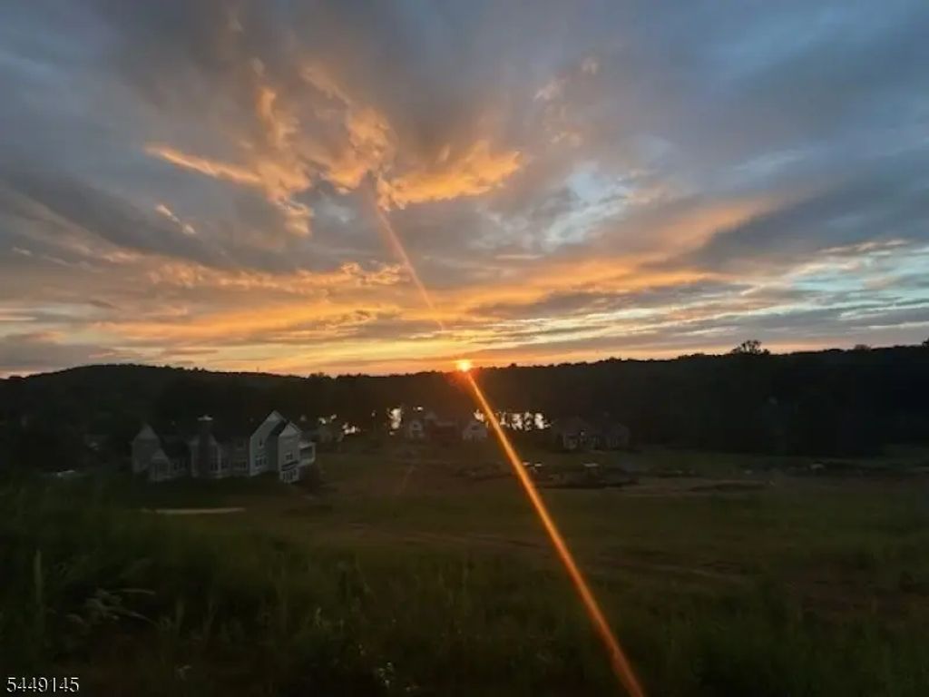 26 Windemere Way, Sparta Twp.