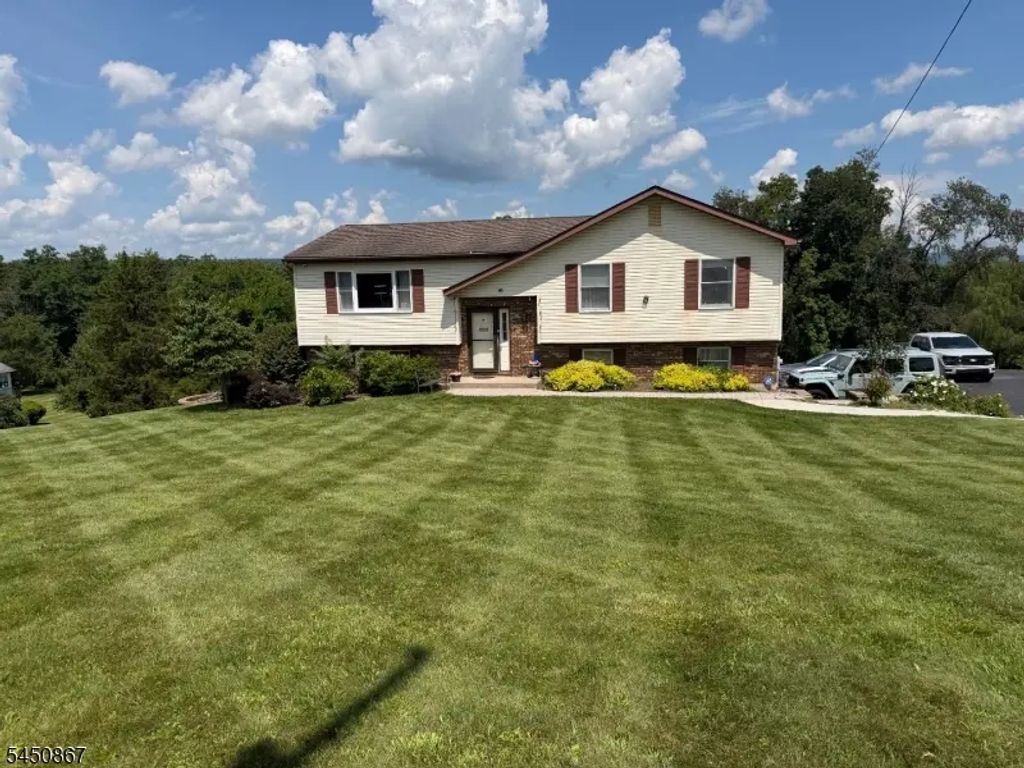 162 Polkville Rd, Knowlton Twp.