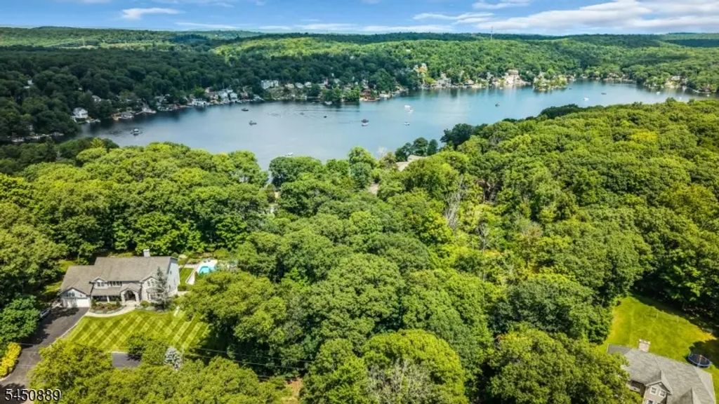 5 Toth Ln, Hopatcong Boro