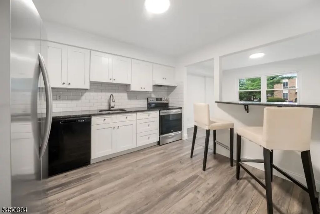 798 Eves Dr, Hillsborough Twp.
