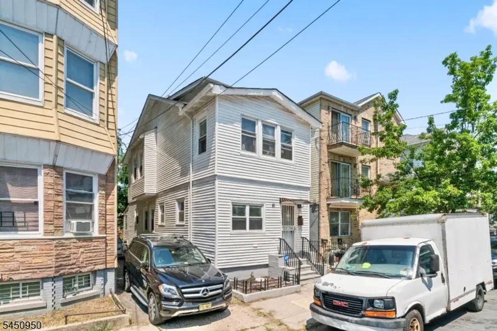 81 Schley St, Newark City